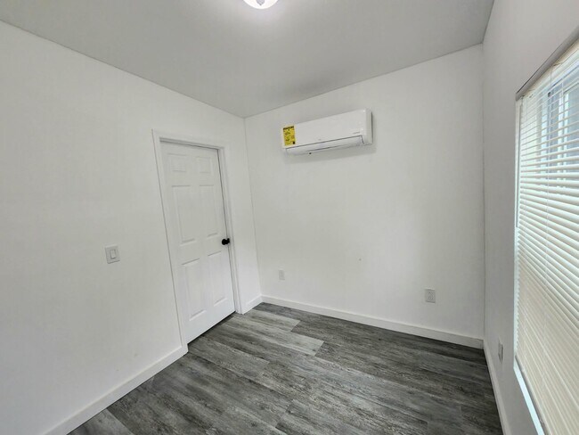 Photo - 1546 Moonflower St