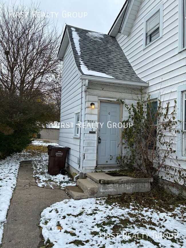 Photo - 908 Washington-Apt. C Unit Apt. C