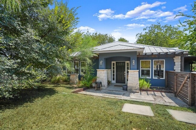 Building Photo - 2501 Del Curto Rd