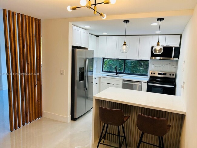 Building Photo - 17021 N Bay Rd Unit 427-4 Rental