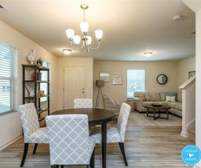 Photo - 1208 Haybrook Ln