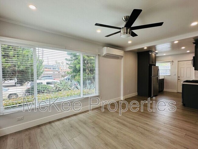 Photo - 1658 Cable St