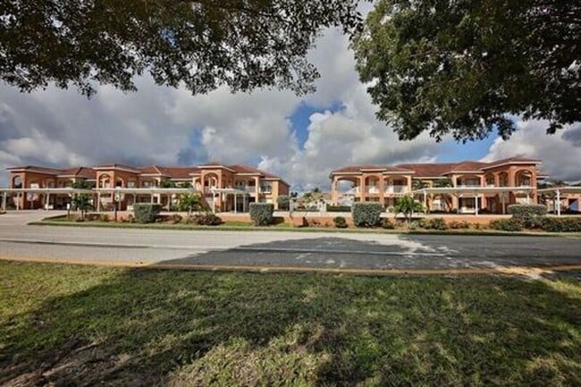 Building Photo - Santa Barbara Villas - Move in Special
