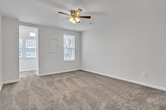 Photo - 810 Brooks Ln