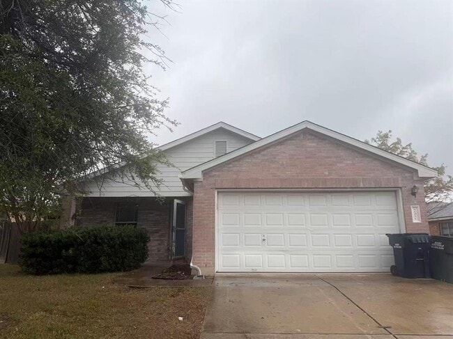 Building Photo - 207 Mesa Dr