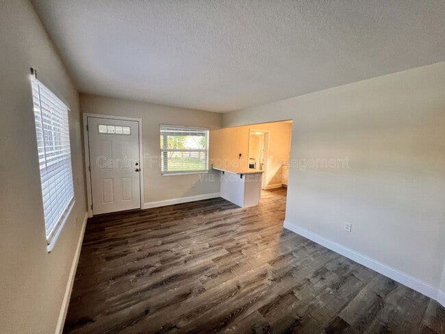 Photo - 2408 Formosa Ave