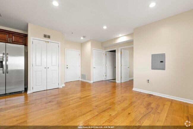 Building Photo - 605 New York Ave Unit 502 Rental