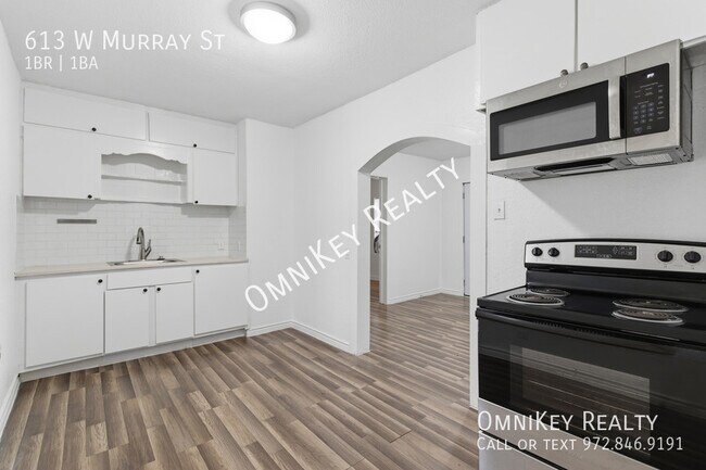 Photo - 613 W Murray St