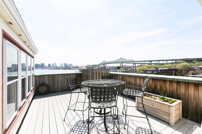 Building Photo - 37 Winnisimmet St Unit 7 Rental