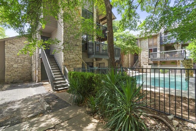 Building Photo - 3627 Menchaca Rd Unit 204 Rental