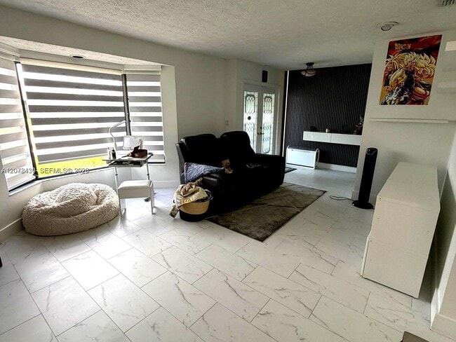 209 SW 42nd St