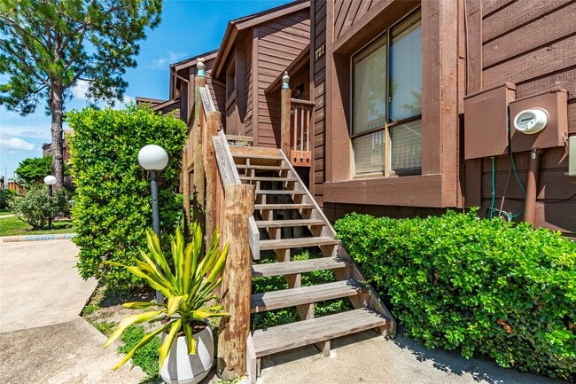 Photo - 723 Davis Rd