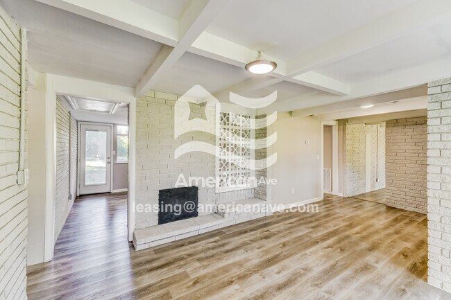 Photo - 3920 Parkwood Rd