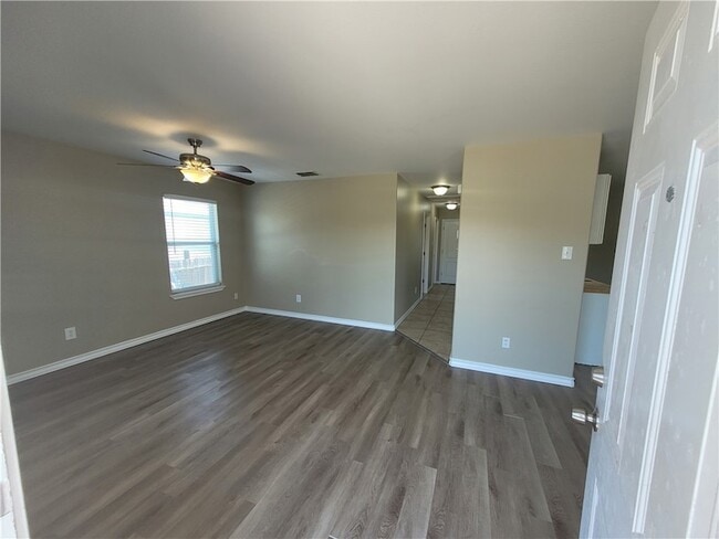 508 Lakeside Dr