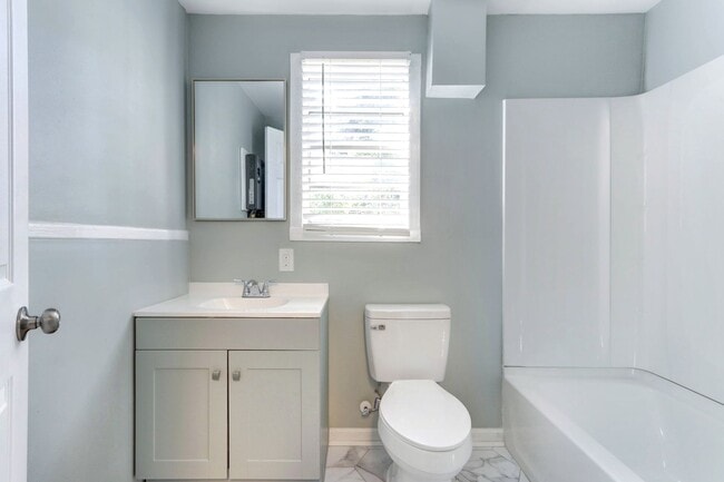 Photo - Large Brand New - One Bedroom (2 blocks from Historic Distr.) Unidad 1213 Atlantic Ave