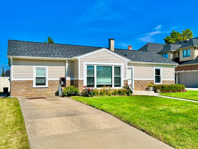 Photo - 8150 W Winnemac Ave