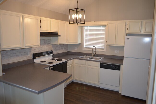 Photo - 145 Viking Dr