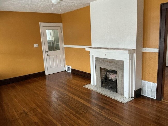 Photo - 3428 W 117th St