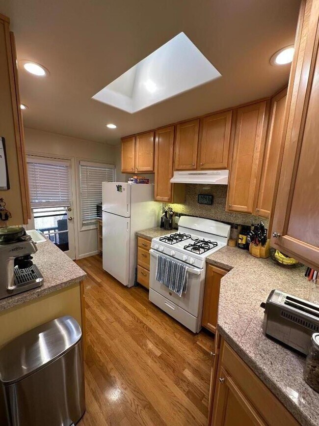 Photo - 3833 Donner St House