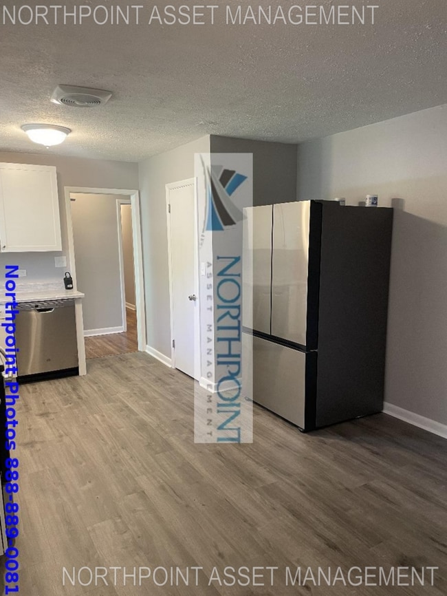 Photo - Charming Ranch-Style Residence With Three Bedrooms and Two Baths