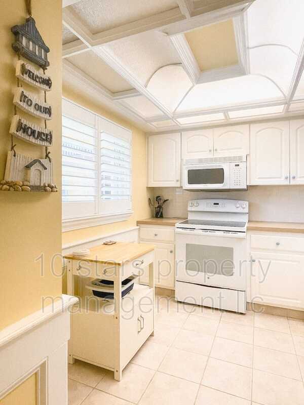 Building Photo - 10350 Imperial Point Dr W Unit 10