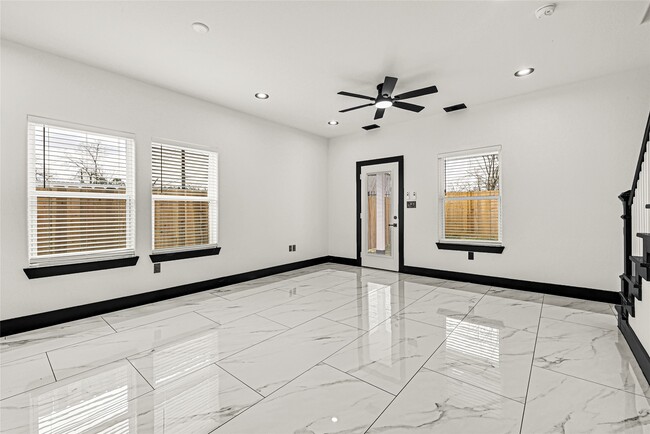 Photo - 13106 Donegal Way