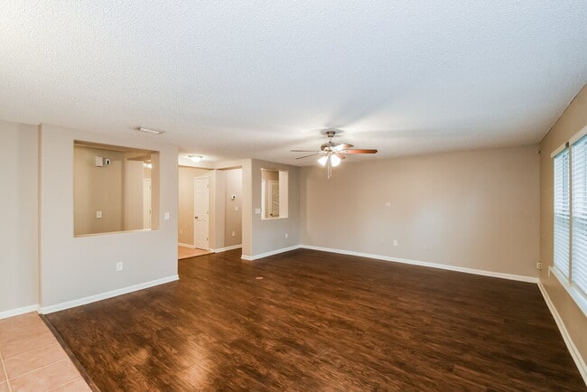 Photo - 2427 Brian Lakes Dr E