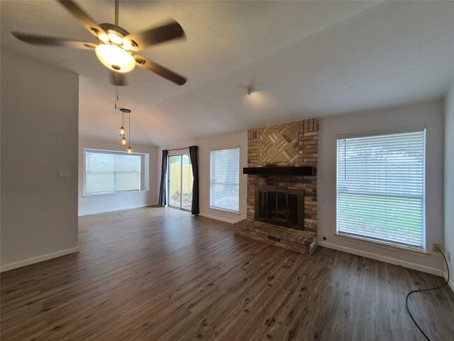 Photo - 5110 Kleindale Dr