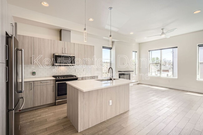 Building Photo - 3044 N Wilson Ct Unit 1 Rental