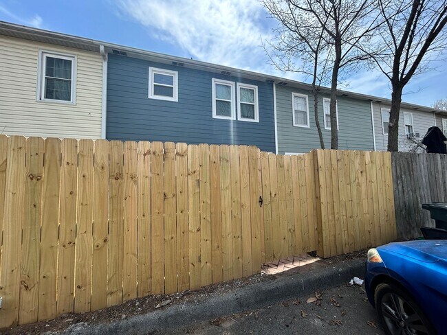 Photo - Well appointed 2 bed, 2.5 bath Townhouse