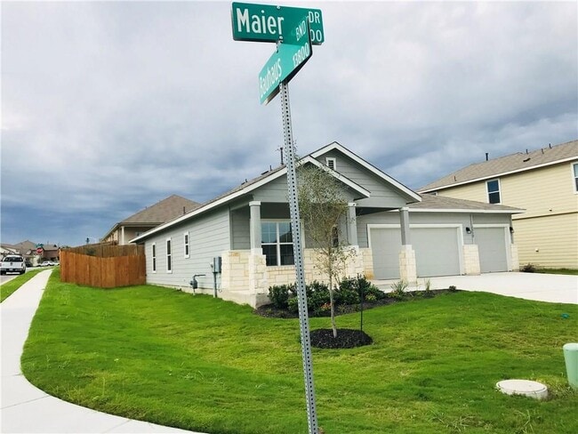 Photo - 1532 Maier Dr
