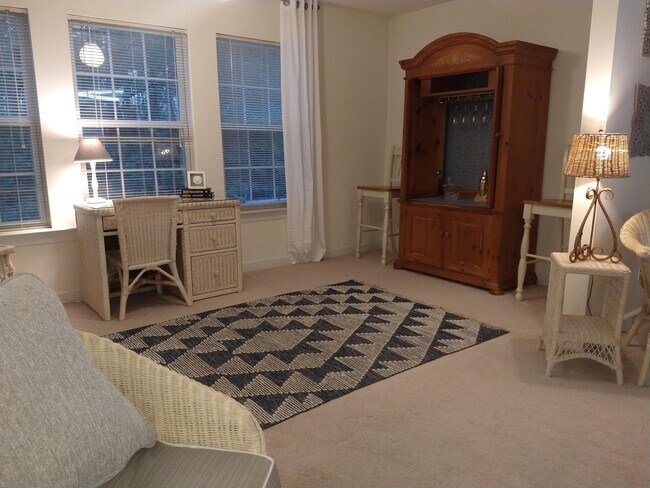 Photo - 4384 Daphne Ln Unidad C