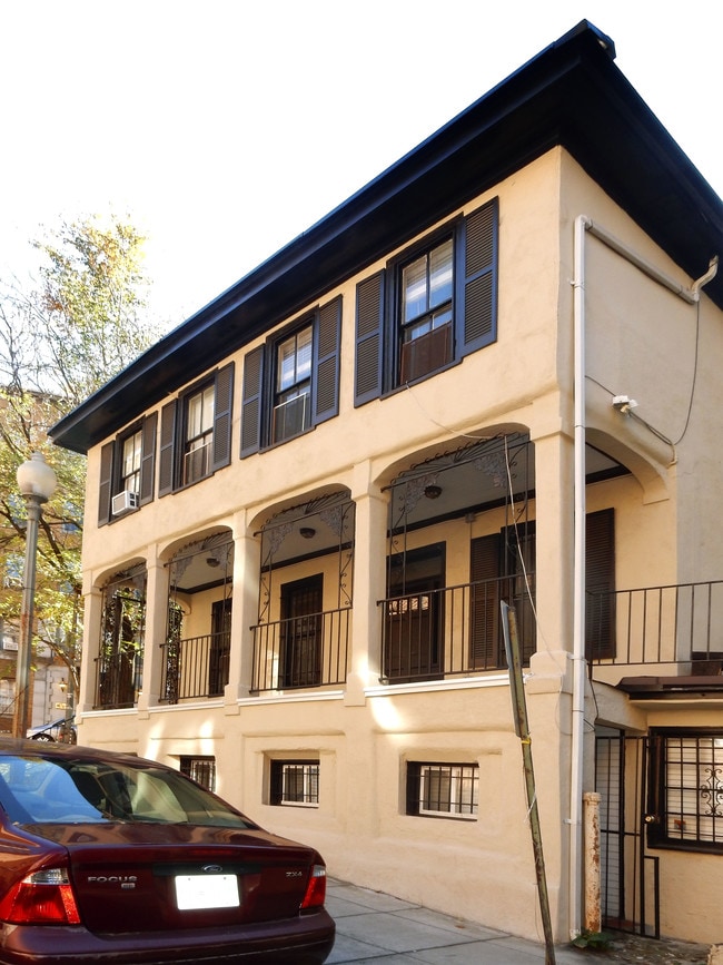 Building Photo - 2814 Quarry Rd NW Unit Apt 1
