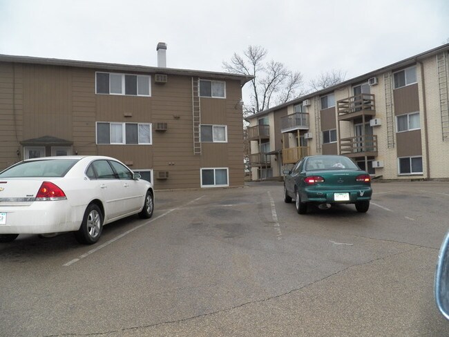 Large 2 bedroom! Move In Special!! - Large 2 bedroom! Move In Special!!