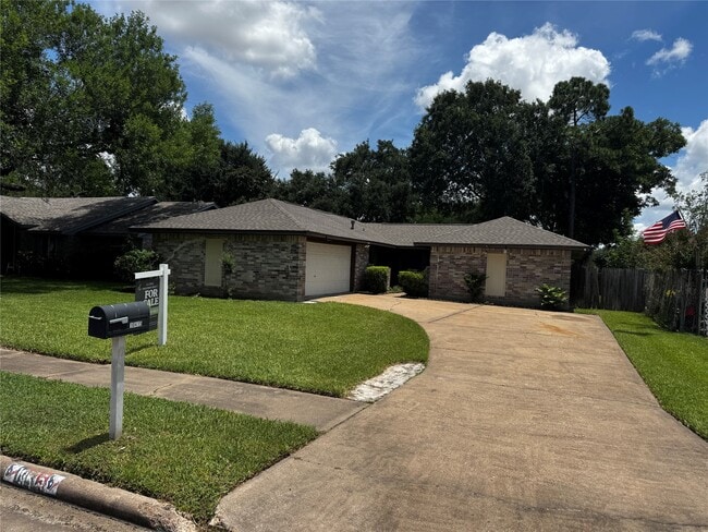 Building Photo - 10415 Sageburrow Dr