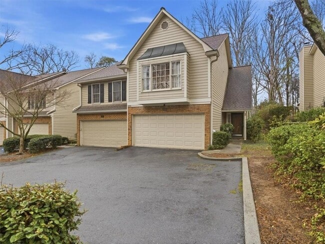 Photo - 2970 Woodruff Dr SE