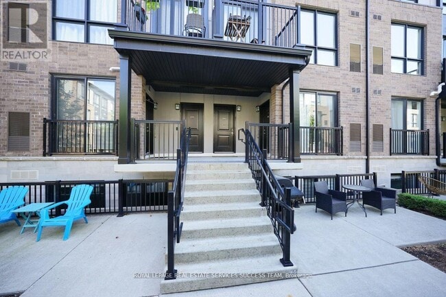 Photo - 1208 Main St E