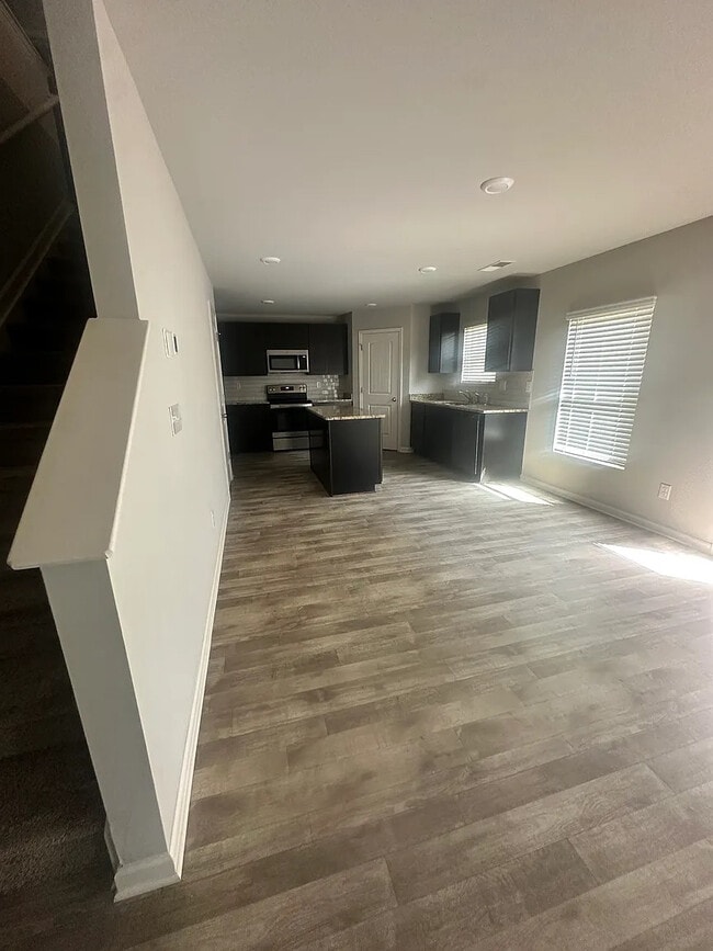 Photo - Room in House on Toronto Cir