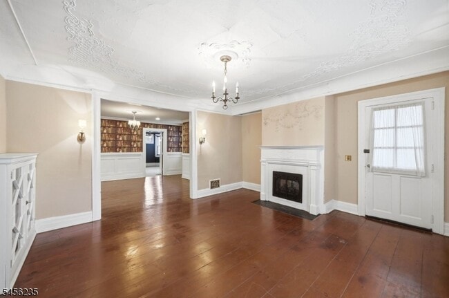 104 Maple Ave