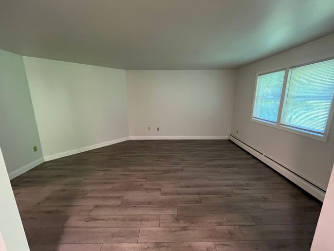 Photo - 2BD/1BA Second Floor Unit