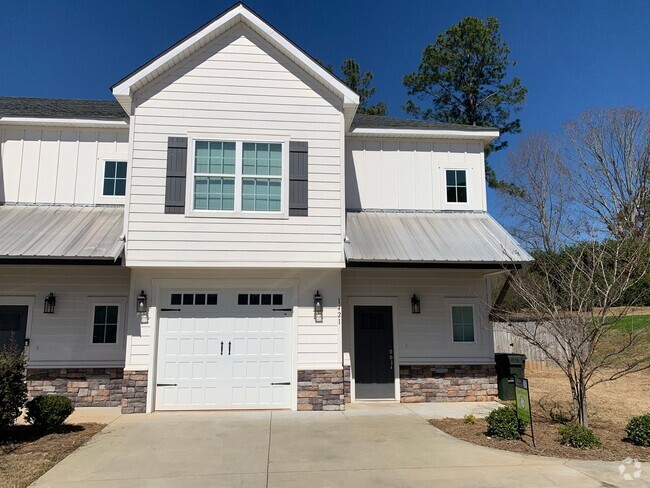 Building Photo - Gatewood Place Townhome