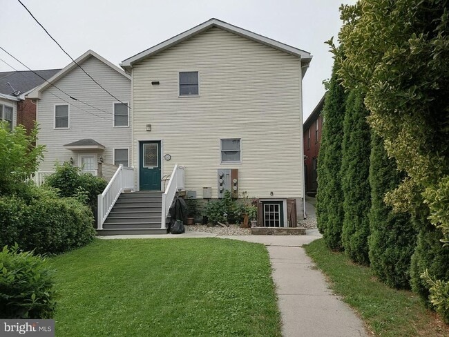 Photo - 126 E York St