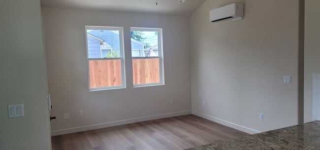 Photo - Price Reduction~Nice New House for Rent!