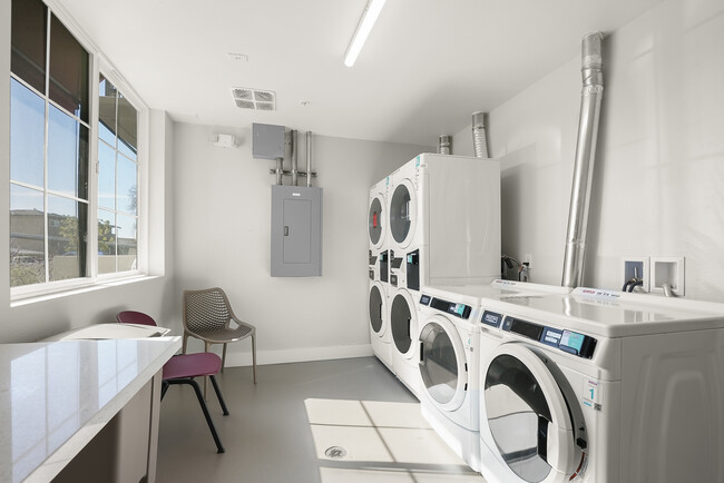 Photo - Siesta Senior Apartments