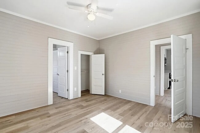 Photo - 9030 Reid St