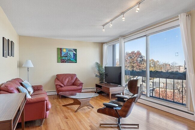 Photo - 15 Inman St Unit 12