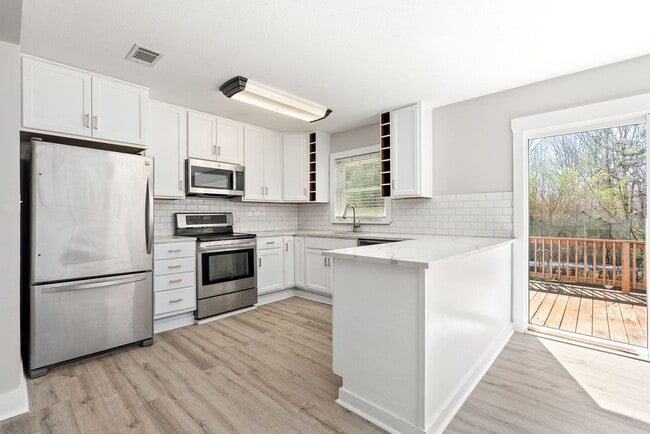 Photo - 1005 Crawford Rd