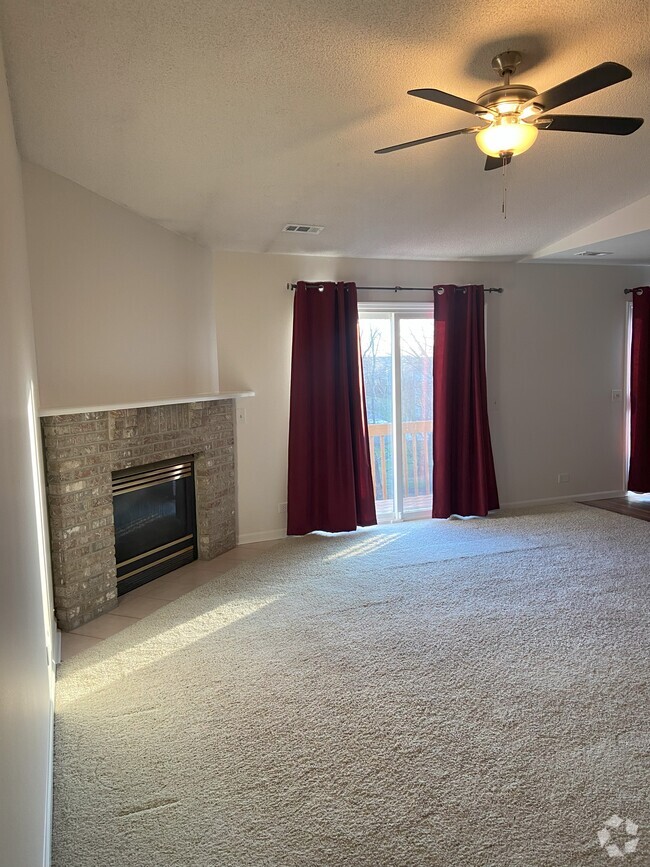 Building Photo - 295 Woodridge Cir Unit C Rental