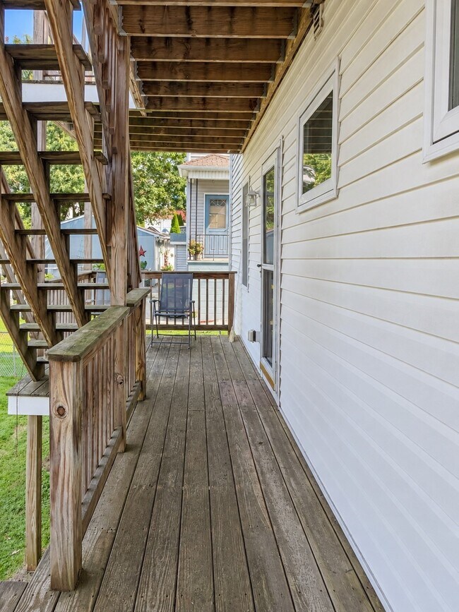 186 Hood St Unit 1E