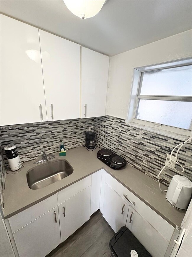 Photo - 1843 Dewey St